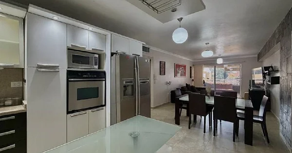 FOR SALE APARTMENT IN LECHERIA RES. PALMA REAL AV. BOLIVAR - AVENIDA BOLIVAR RES. PALMA REAL, 6016 Lecheria - Apartment for sale
