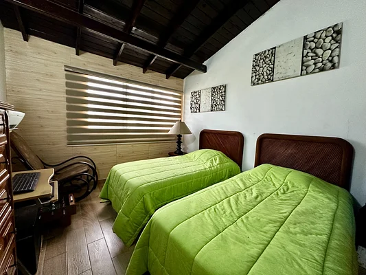 Grandioso y Espacioso townhouse, for sale, Conj. Resid. Beach Blue, En El Tirano, Nueva Esparta, Isla de Margarita, 106 mt2, 3 bedrooms y 3 bathrooms - Inmuebles Margarita - 2 MIL - Image 2