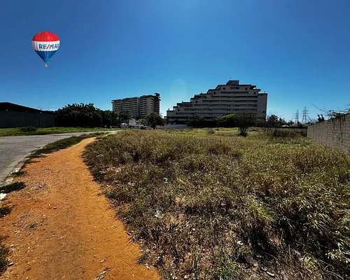 land, for sale, On Avenida Terranova, In Porlamar, Nueva Esparta, Isla de Margarita, 2100 mt2 - Inmuebles Margarita - 2 MIL - Image 4
