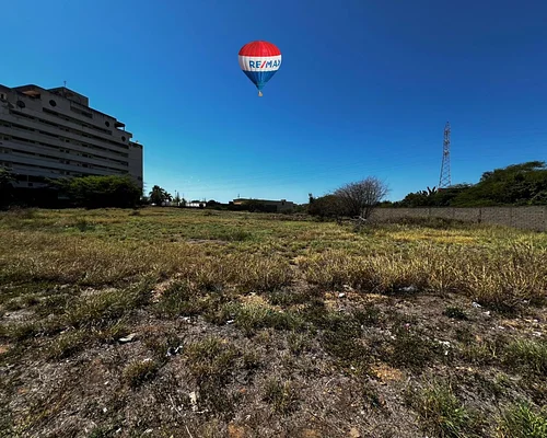 land, for sale, On Avenida Terranova, In Porlamar, Nueva Esparta, Isla de Margarita, 2100 mt2 - Inmuebles Margarita - 2 MIL - Image 2