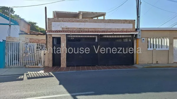 FOR SALE house BELLOSO SECTOR MARACAIBO