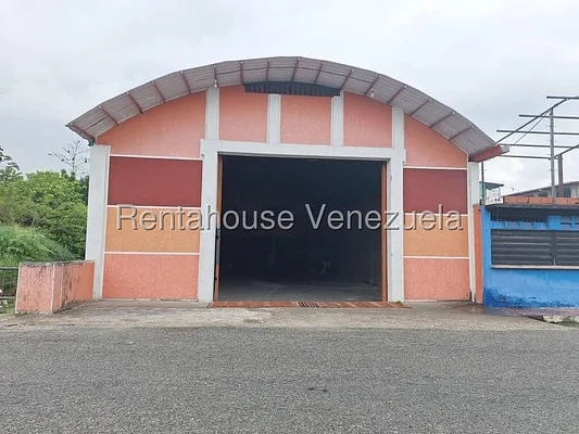 Commercial (Warehouse - Storage) for rent on Avenida Bolivar, Merida