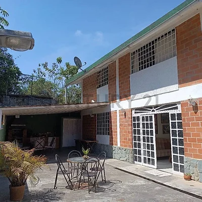 house for sale in Colinas de San Antonio, Salias, Caracas, Miranda