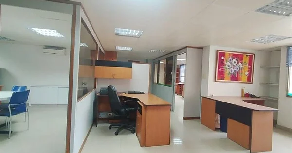 For sale or rent beautiful office located in Plaza Venezuela - Av. La Salle, Urb. Los Caobos Edif. Bucaral,, 1050 CCS - Commercial premises for sale