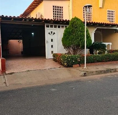 TH in Price Opportunity at El Tiamo Contry Club, Pto. Ordaz - Calle 1 15, 8050 Guayana City - 4 beds apartment for sale