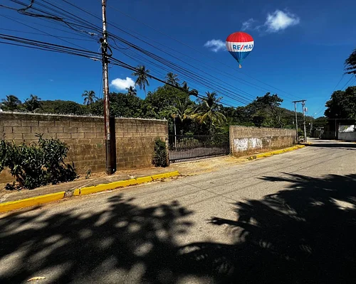 land near the beach, for sale, On Avenida 31 de Julio, La Fuente, Nueva Esparta, Isla de Margarita, 1024 mt2 - Inmuebles Margarita - 2 MIL