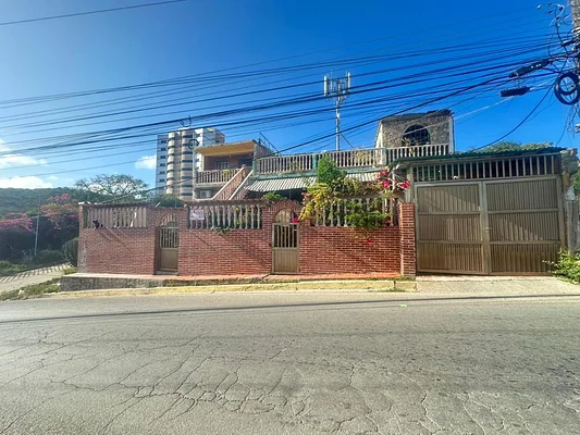 house Family Home For Remodeling, for sale, In Pampatar, Nueva Esparta, Isla de Margarita, 512 MT2, 9 bedrooms and 7 bathrooms - Inmuebles Margarita - 2 MIL