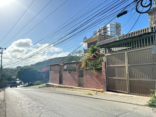 house Family Home For Remodeling, for sale, In Pampatar, Nueva Esparta, Isla de Margarita, 512 MT2, 9 bedrooms and 7 bathrooms - Inmuebles Margarita - 2 MIL - Image 3