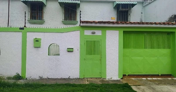 HOUSE AND LAND FOR SALE Urb. "EL CAFETAL" NAGUANAGUA - los candiles casa L8, 2005 Naguanagua - 3 beds house for sale