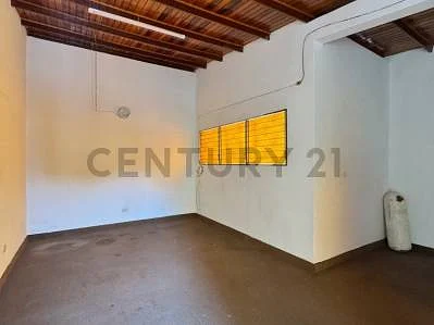 Three-car garage