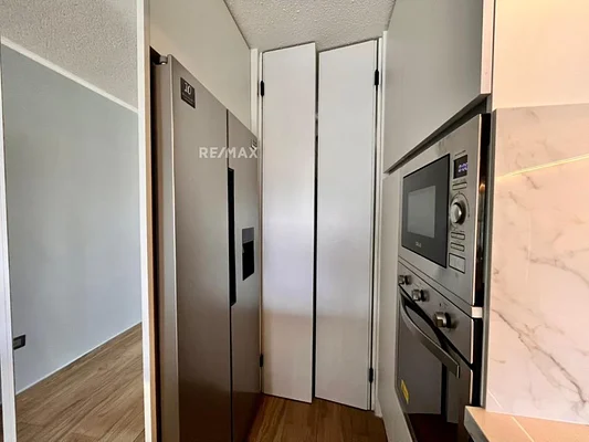Dining area adjacent to kitchen