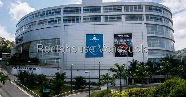 Commercial (office) for rent in Cerro Verde, Distrito Metropolitano
