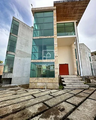 Sale of Town House gray shell 3 levels located in Parque Los Saltos, Puerto Ordaz, Venezuela - Image 2