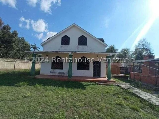 house of 457m2 and land 2500 sqm for sale Las Morochas San Diego Carabobo