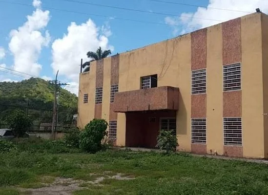 Special promotion for a few days! New price! For Sale Land with Building - Carretera vieja la Victoria Zuata Terreno con Bienechuria, 2121 La Victoria - 3 beds commercial premises for sale