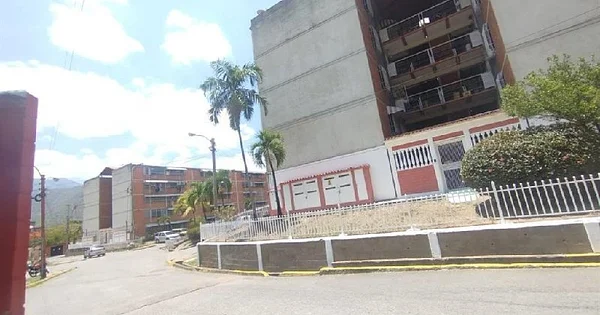 REMODELED APARTMENT FOR SALE IN EL TORREÓN - Guarenas El Torreon, 1220 Guarenas - 2 beds apartment for sale