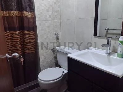 Elegant bathroom with tub