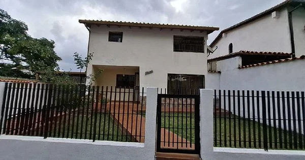 Beautiful House for Sale 146mts2 Urb Las Guamas Los Teques - Via Lagunetica Parque Residencial Las Gu, 1201 Guaicaipuro - 4 beds house for sale