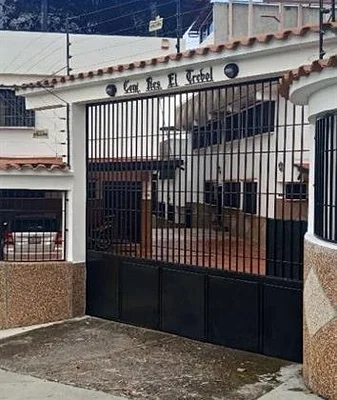SALE OF TOWNHOUSE SECTOR LAGUNETICA LOS TEQUES - Calle principal Via San Homero Quinta tipo tounhouse, 1204 Guarenas - 3 beds apartment for sale