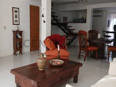 Dining area next to kitchen