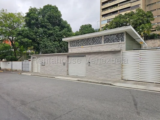 Commercial (commercial space) for rent in Santa Eduvigis, Distrito Metropolitano