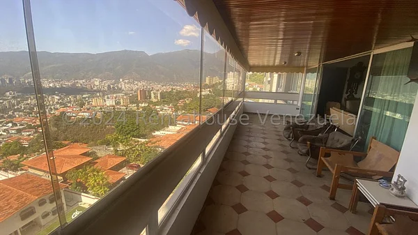 apartment (1 Level) for rent in Colinas de Santa Monica, Distrito Metropolitano