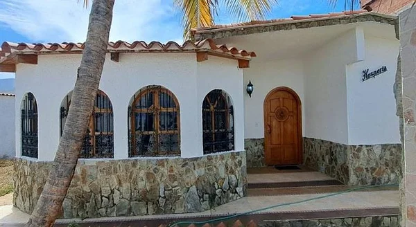 Fifth - Casa Quinta Urbanizacion Longa, 1166 Naiguata - 4 beds house for sale