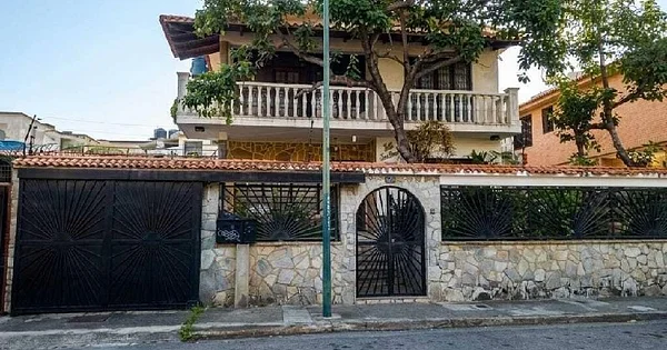 Investment Opportunity House Av. Turin California Norte - Av. Turin Quinta Villa San Juan, 1071 Caracas - House for sale