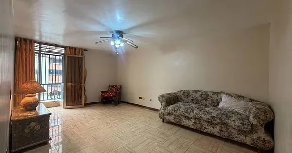 Two Houses for sale. A single plot - Calle Monsensol con Terepaima Casa La Rivereña, 1071 Caracas - 8 beds house for sale