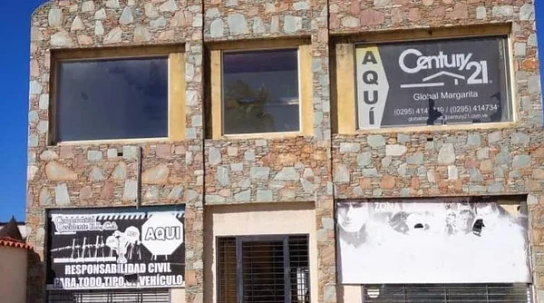 La Fuente Business Center - AV Jovito Villalba sector san lorenzo Centro Comercial Artesana, 6316 Pampatar - 1 bed commercial premises for sale