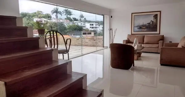 Your next home in Cumbres de Curumo awaits you - Lago de Maracaibo Patarata, 1061 Caracas - 4 beds house for sale