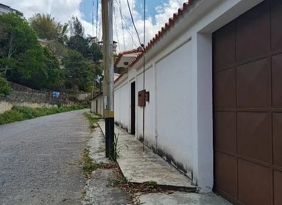 LAND FOR SALE WITH CASA CAMPESTRE LA URB. LOS TEQUES EQUESTRIAN CLUB - Parcela Nº 41 queda su frente al Paseo del Caim Nº 41, 1201 Los Teques - 2 beds house for sale