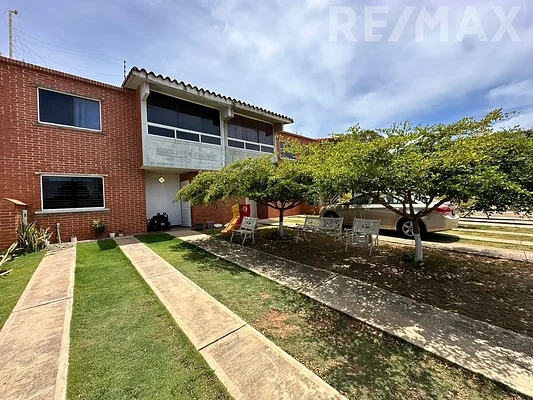 townhouse, for sale, In Villa Juana, In Conj.Resd Vistazul, Nueva Esparta, Isla de Margarita, 149 MT2, 3 Hab y 3 bathrooms - Inmuebles Margarita - 2 MIL