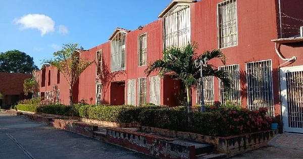 Beautiful townhouse in La Asunción - Av. 31 de julio townhouse en la Asuncion, 6311 La Asuncion - 2 beds apartment for sale