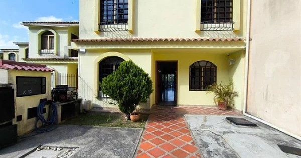Discover your refuge in Lomas de Claro, Your New Beginning Awaits You Here. - Sector F Lomas de Monte Claro, 1080 Nuestra Señora del Rosario de Baruta - 4 beds apartment for sale