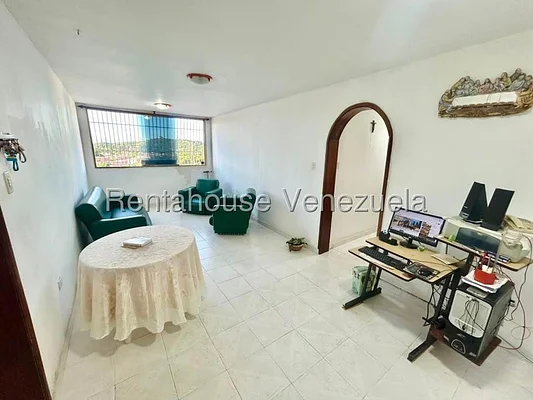 apartment (1 Level) for sale in Las Trinitarias, Lara - Image 2