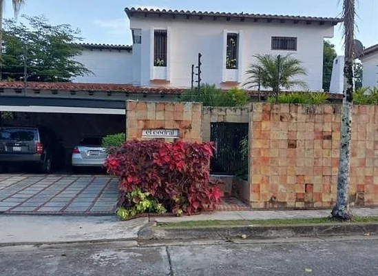 For sale beautiful House in Lomas de La Lagunita, Municipality of El Hatillo - Primera avenida Oeste Quinta El Cedral Lomas de la El Cedral, 1080 Caracas - 6 beds house for sale