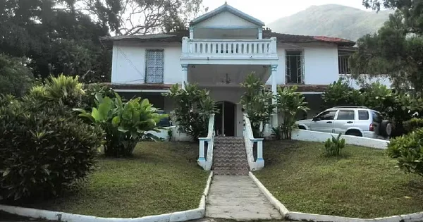 Land with house for sale in Los Chorros, with an area of 3,240m2 of land - Av. Principal de Los Chorros, Urb. Los Chorros Villa Rivello, 1071 Caracas - 4 beds house for sale