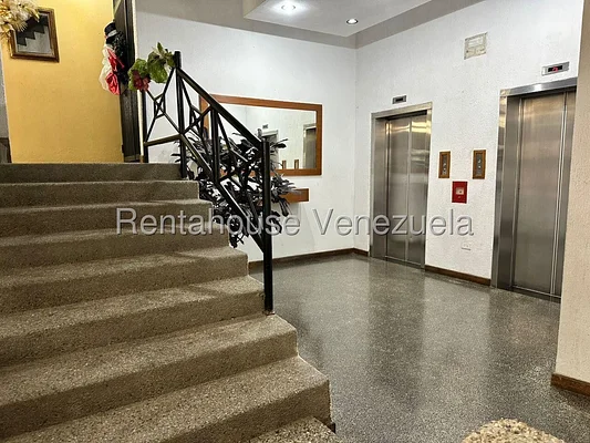 apartment (Duplex) for sale in Los Caobos, Distrito Metropolitano - Image 3