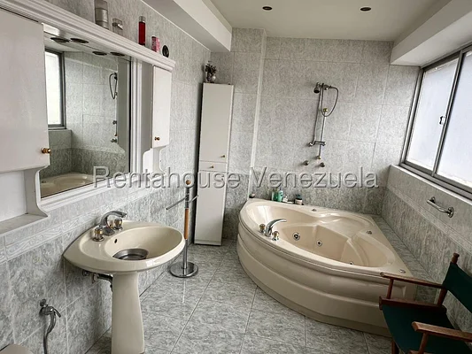 apartment (Duplex) for sale in Los Caobos, Distrito Metropolitano - Image 17