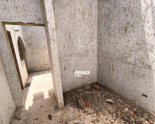 Second bedroom with decor