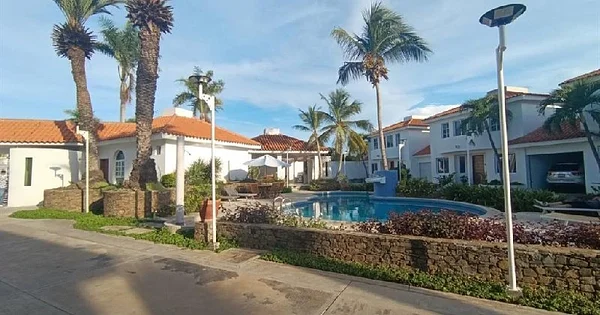 Furnished townhouse in Playa El Angel, Casablanca Villas Residential Complex - botuto CONJUNTO RESIDENCIAL CASA, 6301 Maneiro Municipality - 3 beds apartment for sale