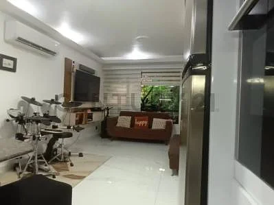Modern kitchen with island
