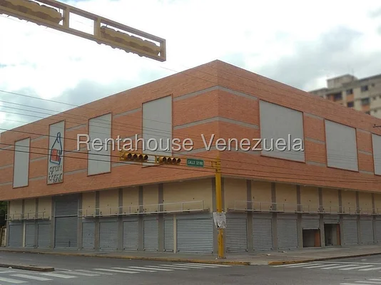 Commercial (commercial space) for sale on Avenida Bolivar, Aragua