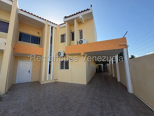 townhouse (1 Level) for rent in Cumana, Zulia