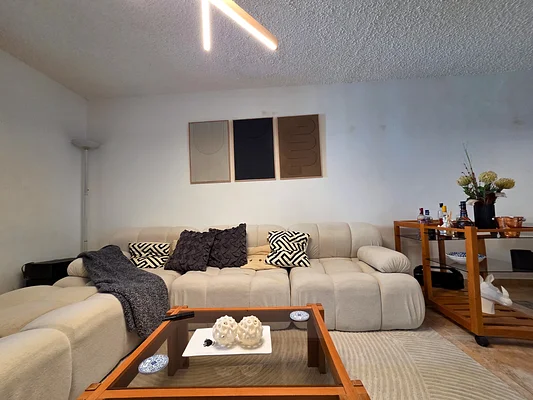Spacious living room with fireplace