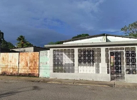 COMMERCIAL PREMISES FOR SALE - CENTRO PROFESIONAL LA ESMERALDA - Av. Luis del Valle Garcìa con calle Cumaná. Cent L-C, 6201 Maturin - Commercial premises for sale - Image 2