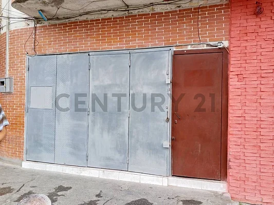 Open commercial interior space