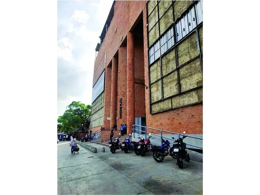 commercial space - CARICUAO - 12 sqm - US$180 USD - Image 1