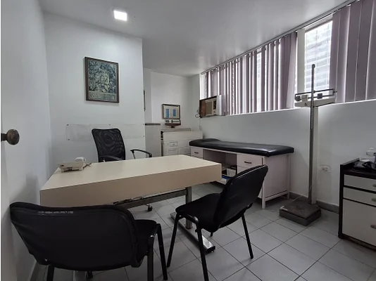office of 18 sqm for rent on Av. La Salle - Plaza Venezuela - US$150 USD